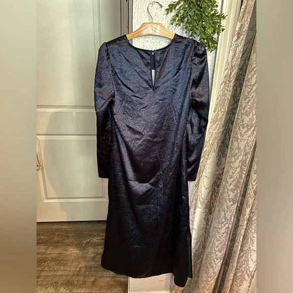 Baum und Pferdgarten | Aneto Crinkle Satin Cutout Long Sleeve Dress | Size 10 - Picture 6 of 12